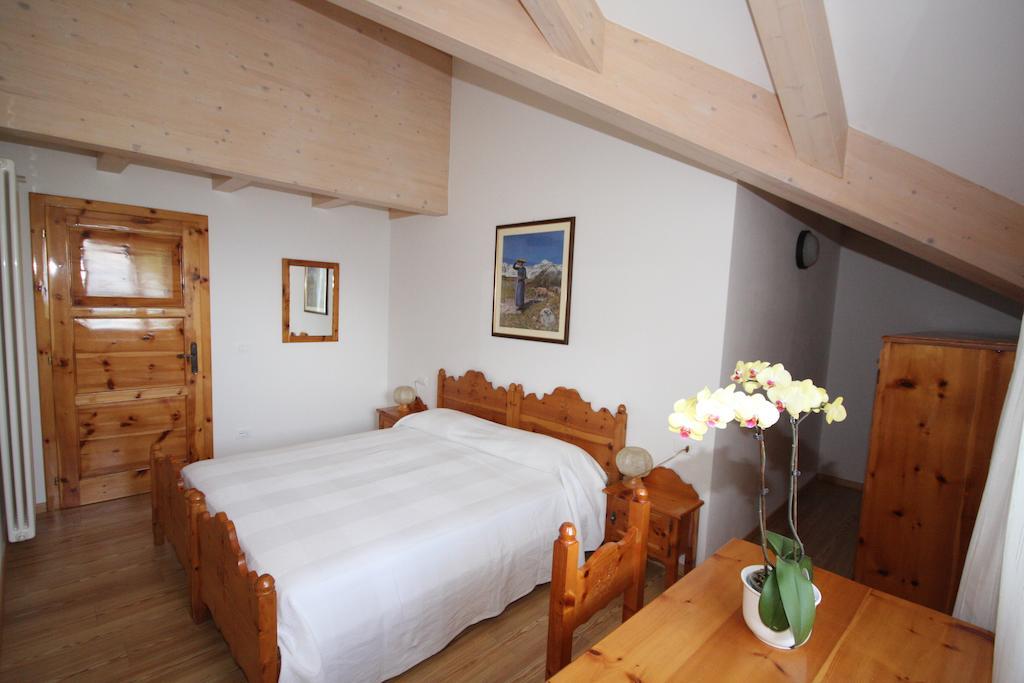 Cortalta Mountain Lodge في ديلا باغانيلا الغرفة الصورة